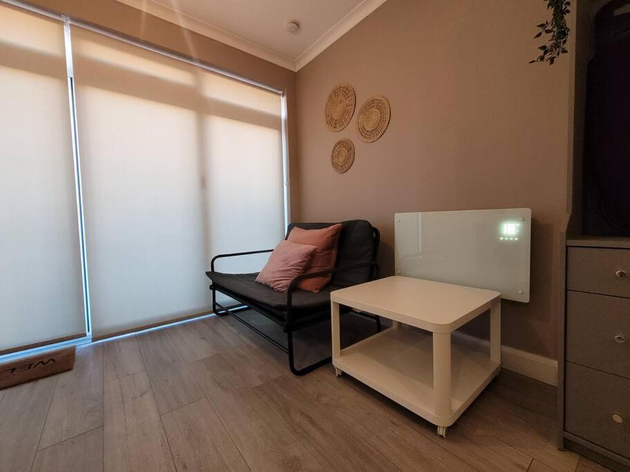 Cosy & Convenient Space Near M1, Em Airport & City Nottingham Buitenkant foto